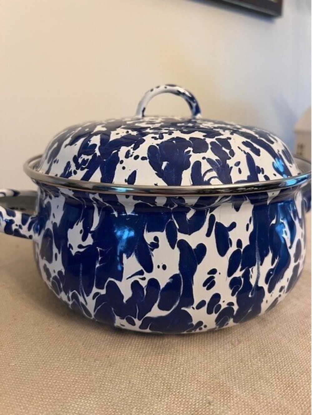 Golden Rabbit Enamel Ware Cobalt Swirl Dutch Oven 1.5 Quart Blue Willow